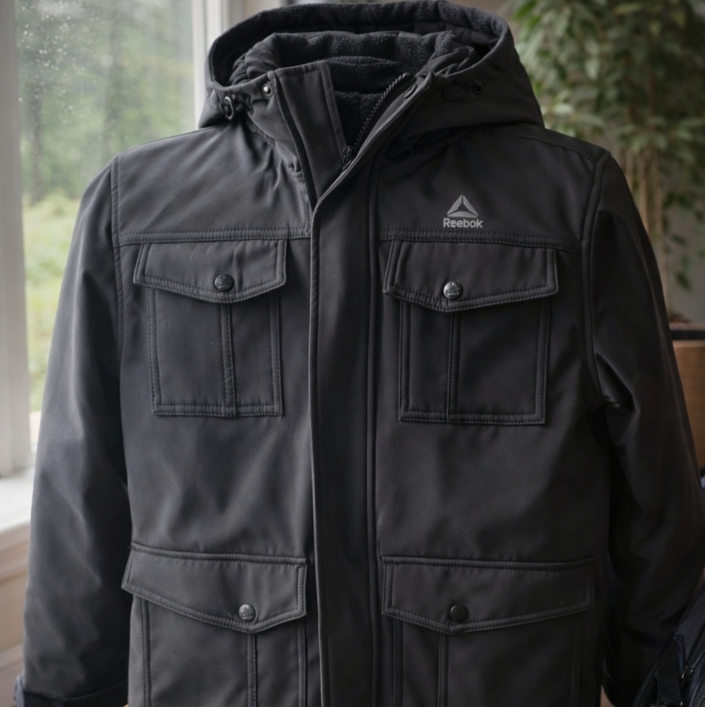Reebok Kids 3-in-1 Black Performance Jacket – All-Season Ready ❄️🌧️ - Picture 5 of 7